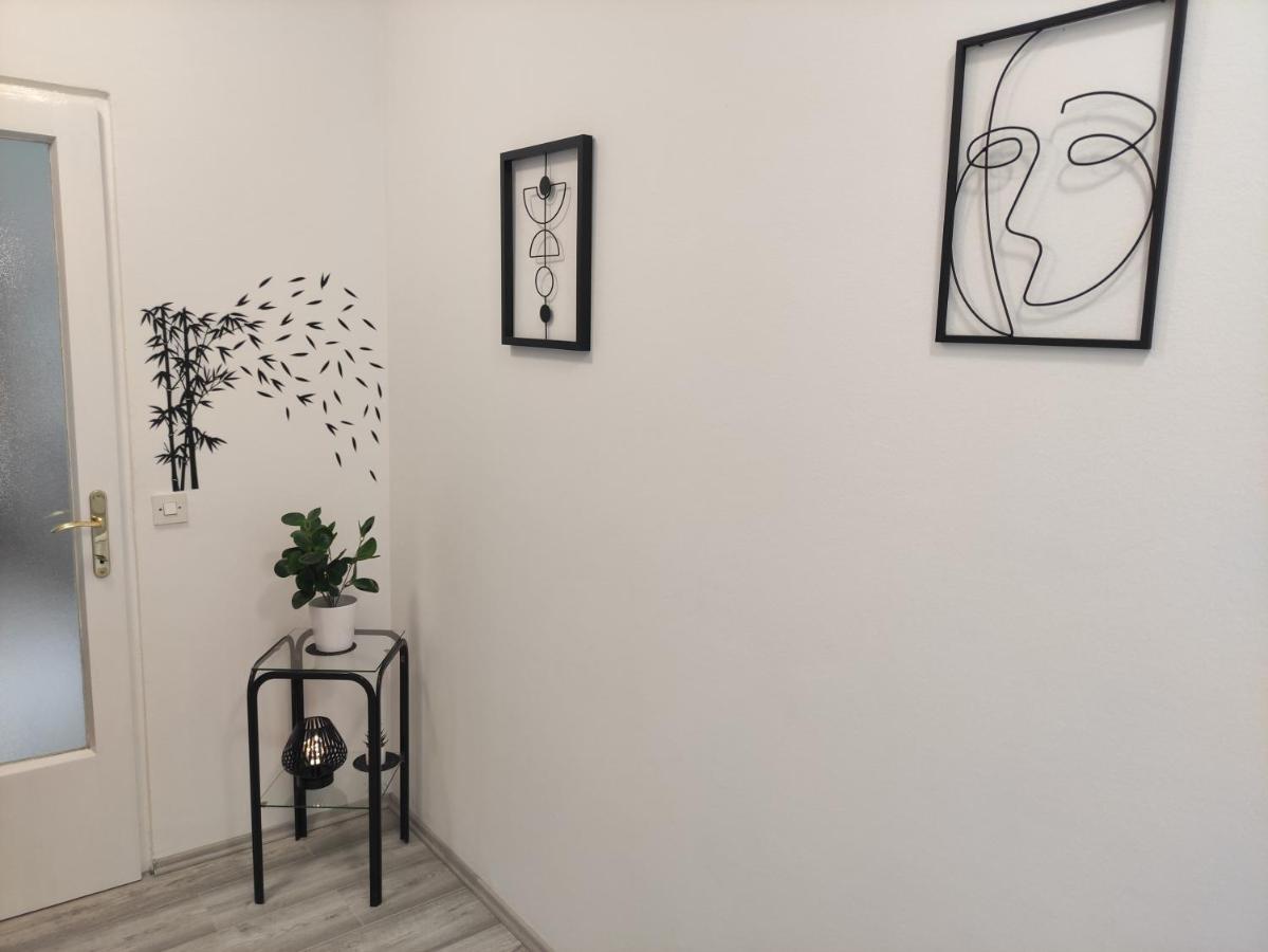 Apartman Iris S Terasom Рієка Екстер'єр фото