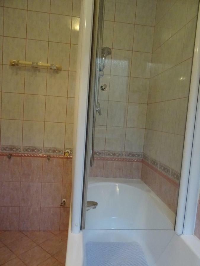 Apartman Iris S Terasom Рієка Екстер'єр фото