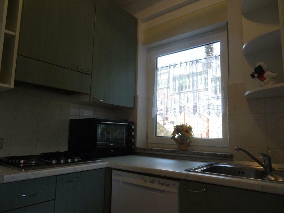 Apartman Iris S Terasom Рієка Екстер'єр фото