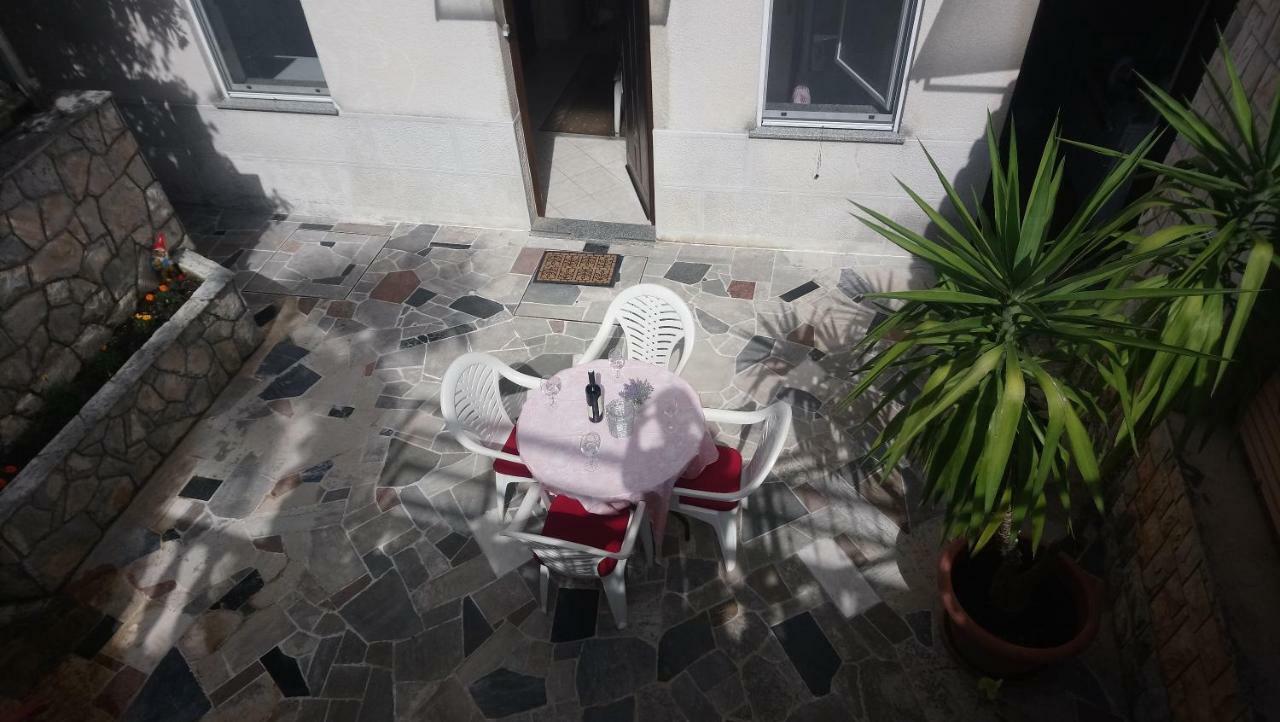 Apartman Iris S Terasom Рієка Екстер'єр фото